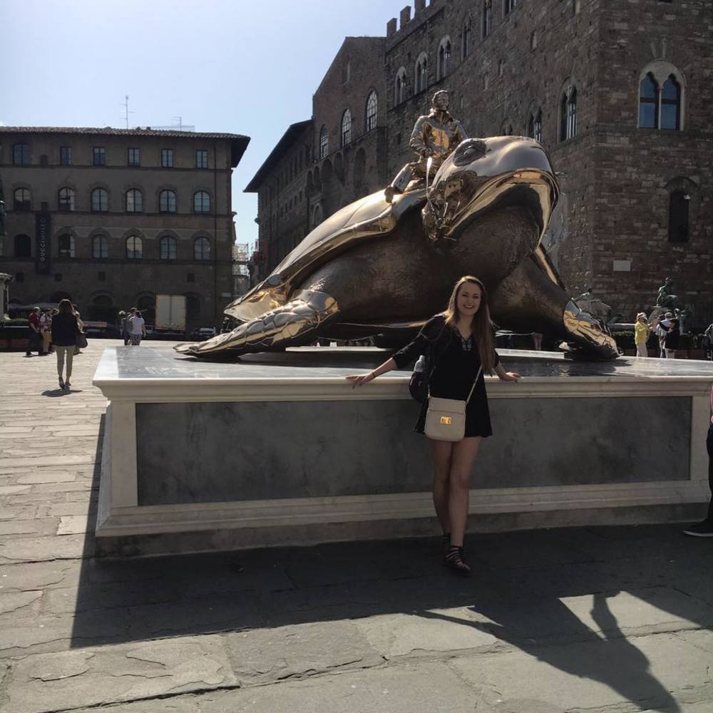 Meet your Posher, Alyssa